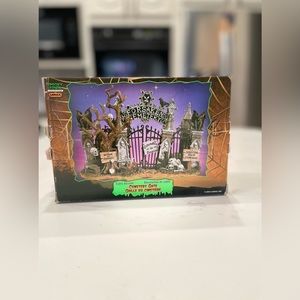 Spooky Town Collection Lemax- Cemetery Gate- collector item